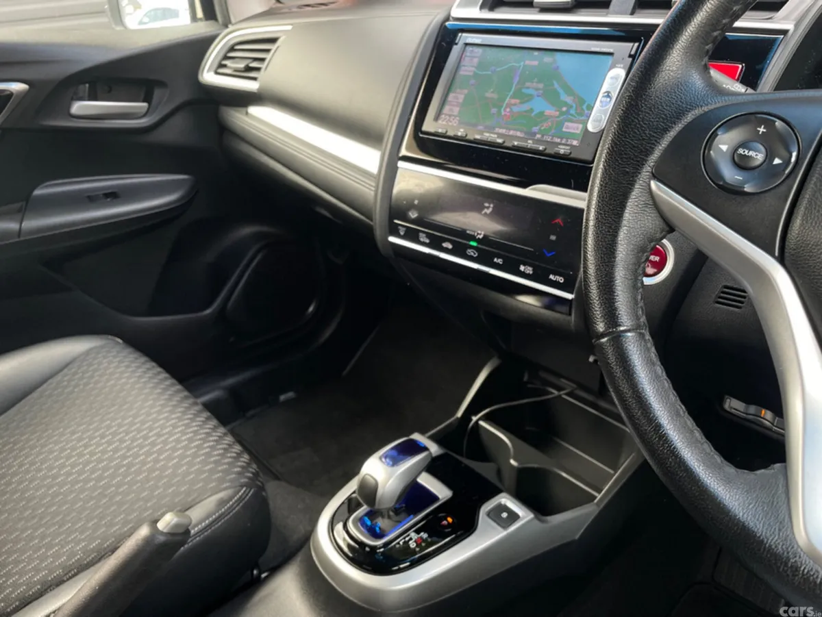 Honda Fit Hatchback, Petrol Hybrid, 2013, White