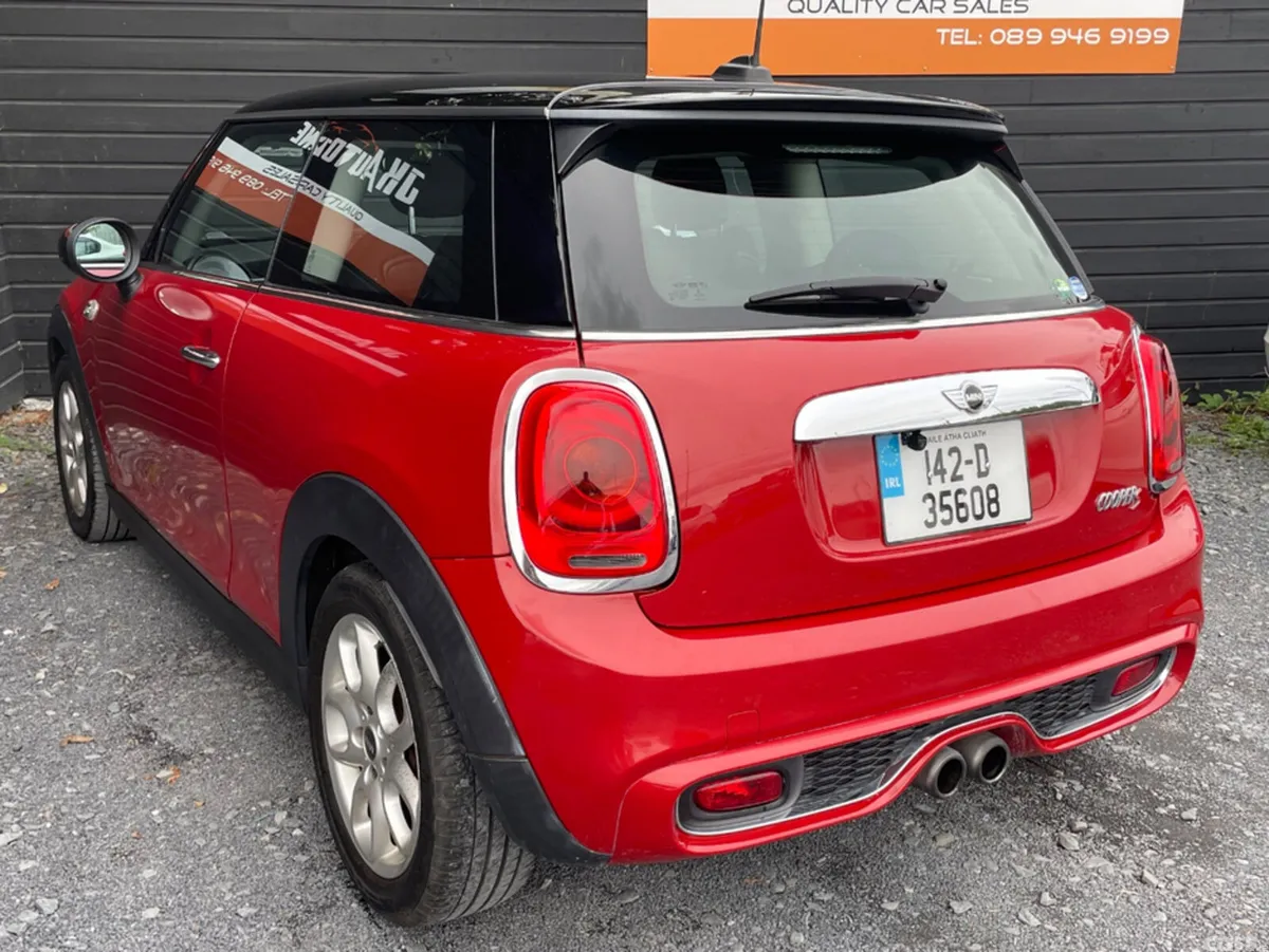 Mini Cooper Hatchback, Petrol, 2014, Red