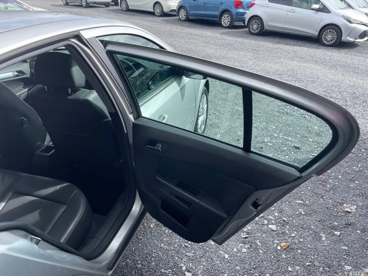 Opel Astra Hatchback, Petrol, 2007, Silver