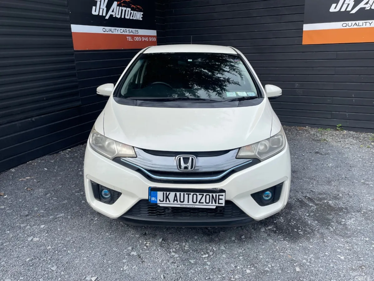 Honda Fit Hatchback, Petrol Hybrid, 2013, White