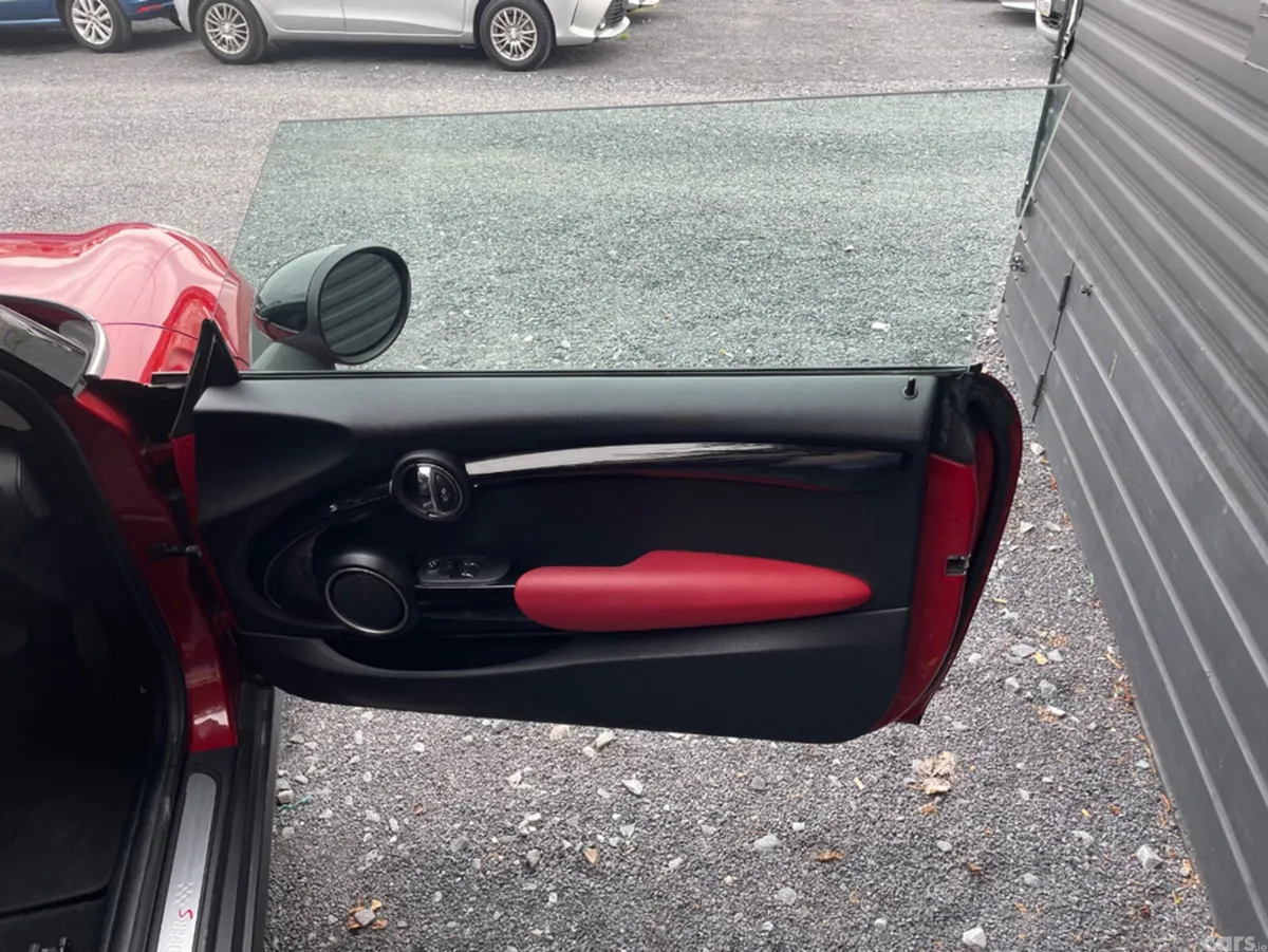 Mini Cooper Hatchback, Petrol, 2014, Red
