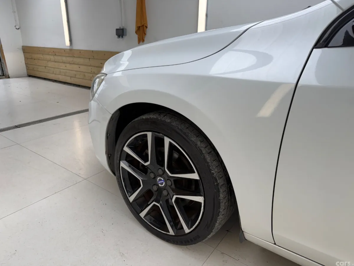Volvo S60 Saloon, Diesel, 2017, White