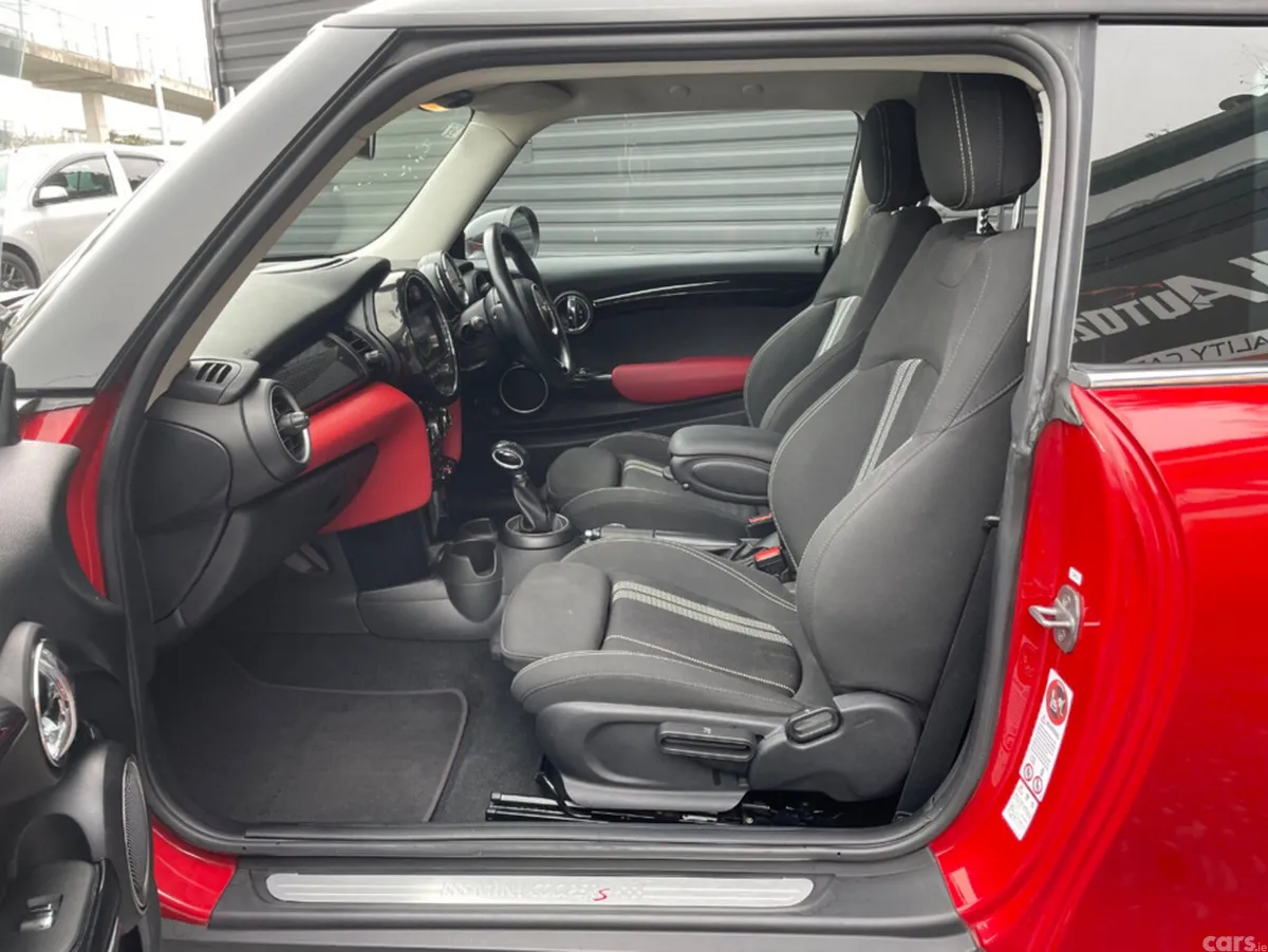Mini Cooper Hatchback, Petrol, 2014, Red