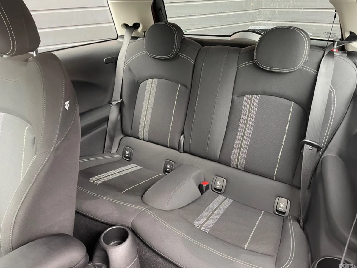 Mini Cooper Hatchback, Petrol, 2014, Red