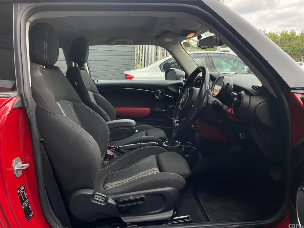 Mini Cooper Hatchback, Petrol, 2014, Red