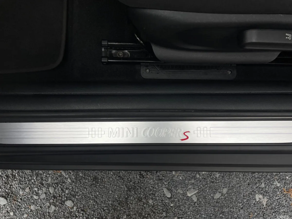 Mini Cooper Hatchback, Petrol, 2014, Red