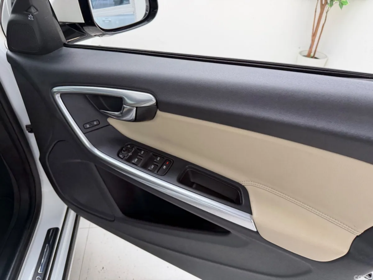 Volvo S60 Saloon, Diesel, 2017, White