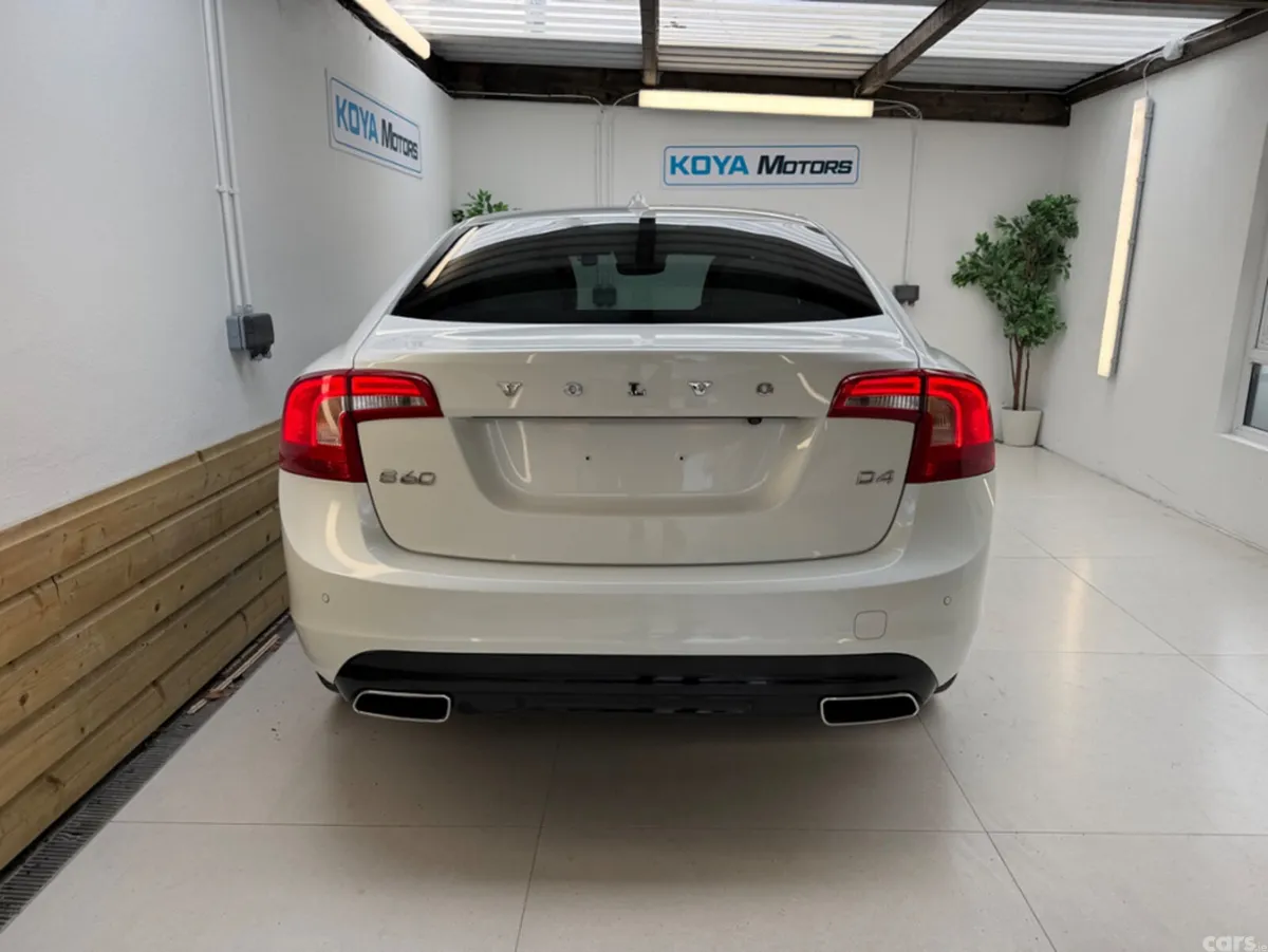 Volvo S60 Saloon, Diesel, 2017, White