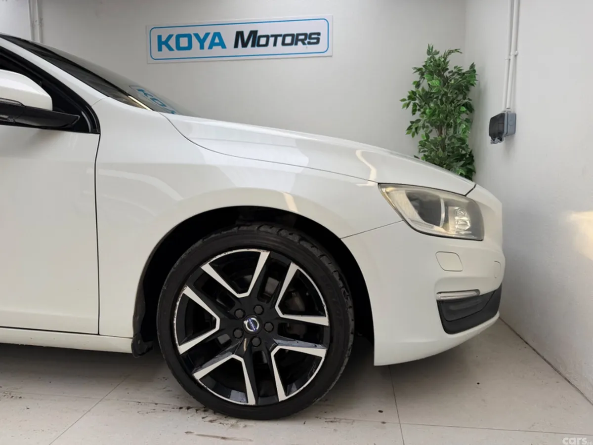Volvo S60 Saloon, Diesel, 2017, White
