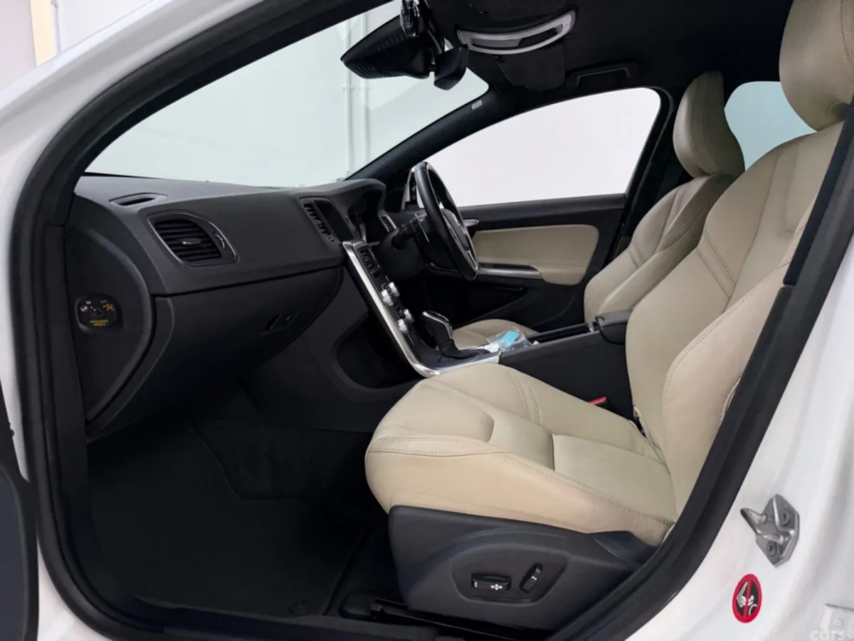 Volvo S60 Saloon, Diesel, 2017, White