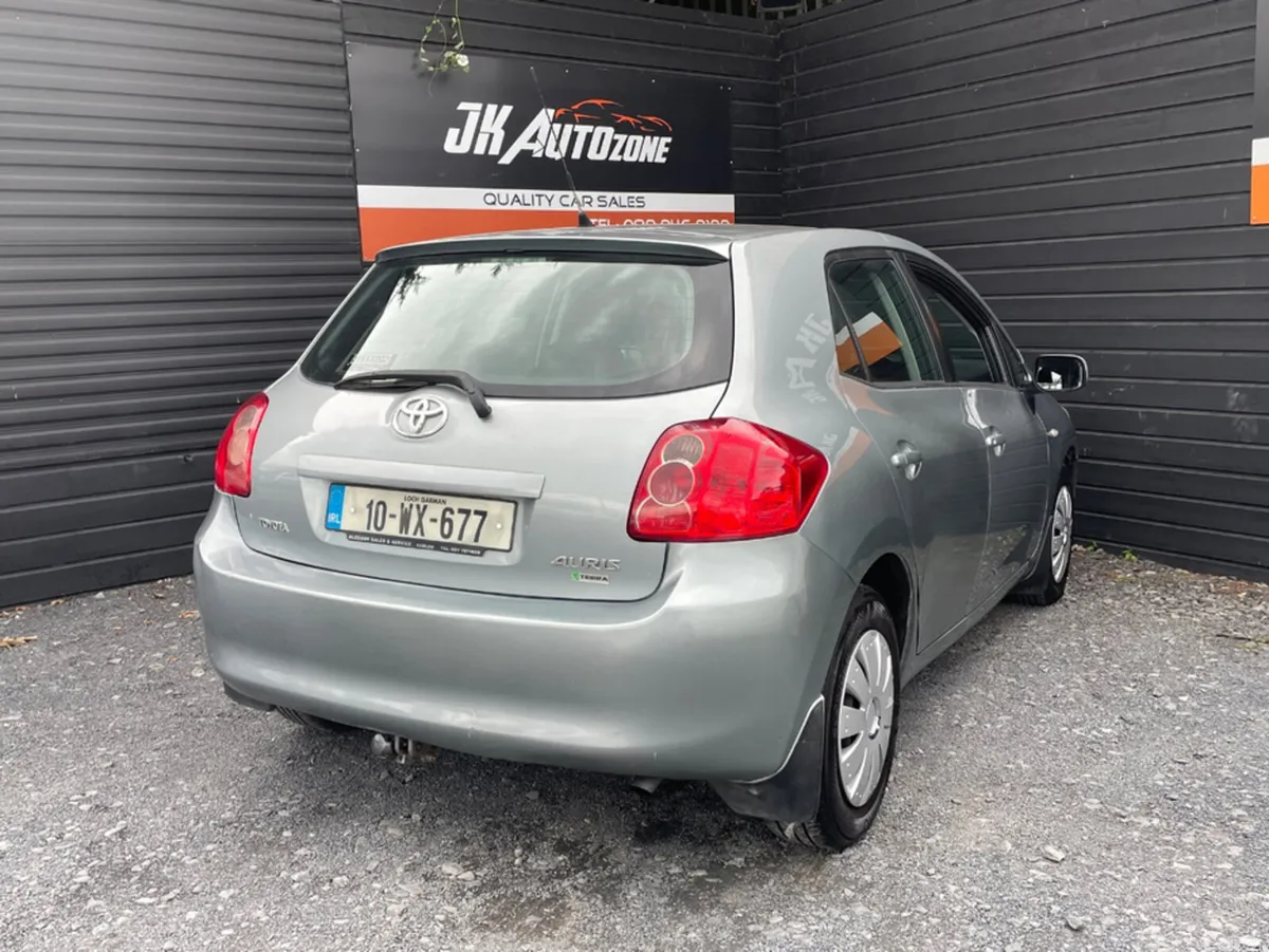 Toyota Auris Hatchback, Diesel, 2010, Grey