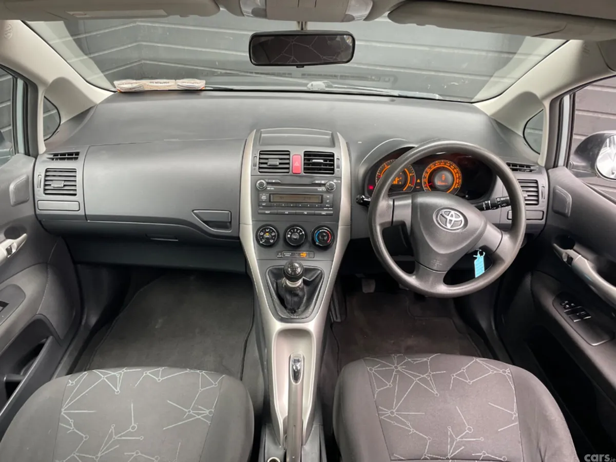 Toyota Auris Hatchback, Diesel, 2010, Grey