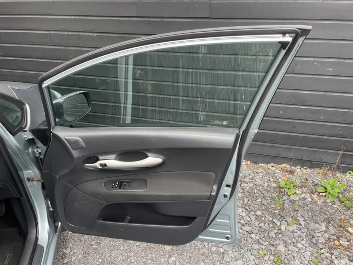 Toyota Auris Hatchback, Diesel, 2010, Grey