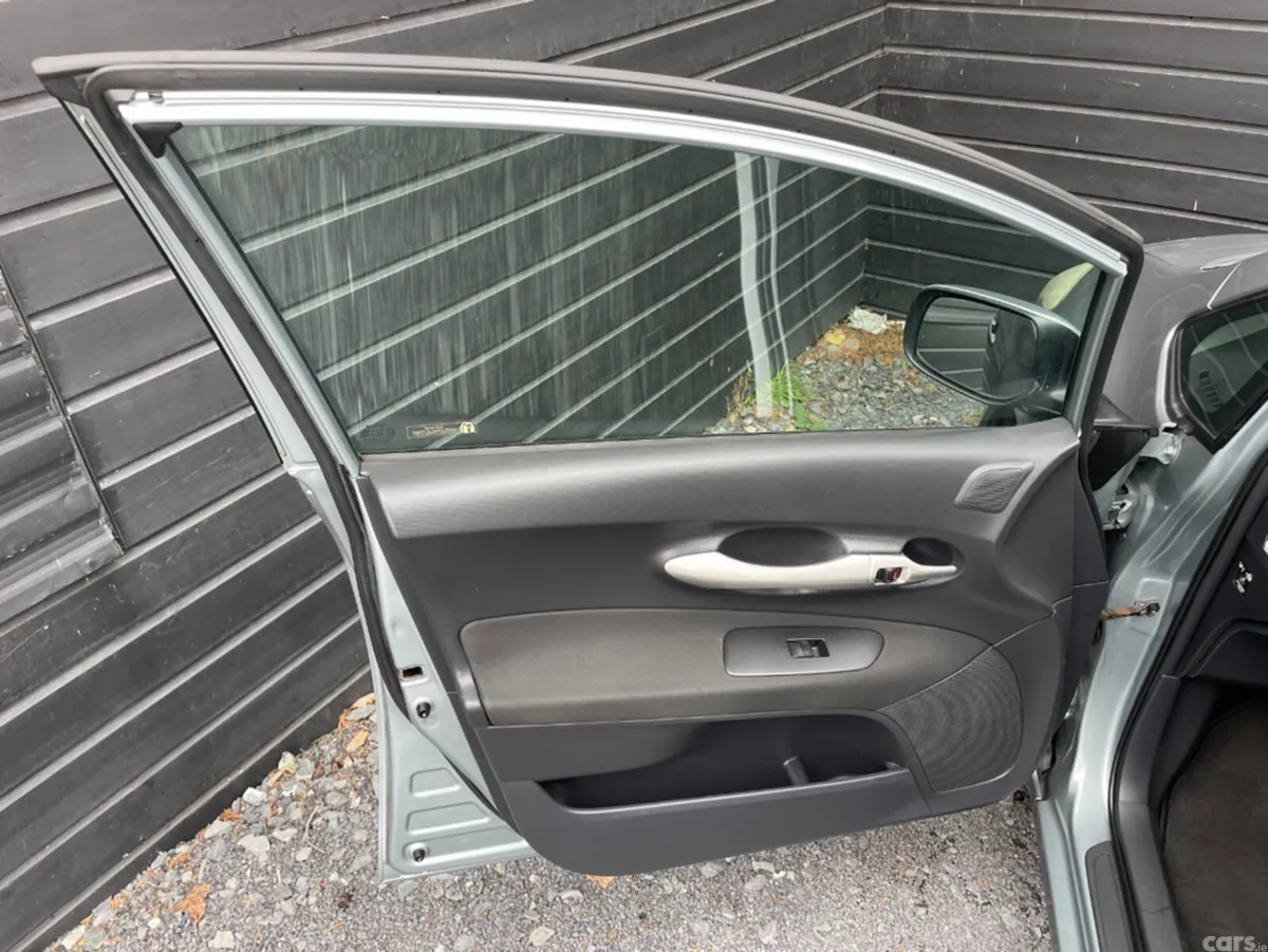 Toyota Auris Hatchback, Diesel, 2010, Grey