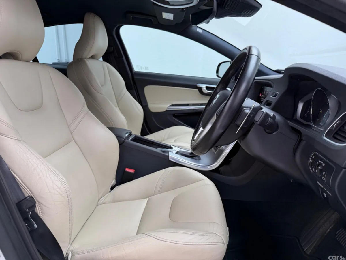 Volvo S60 Saloon, Diesel, 2017, White