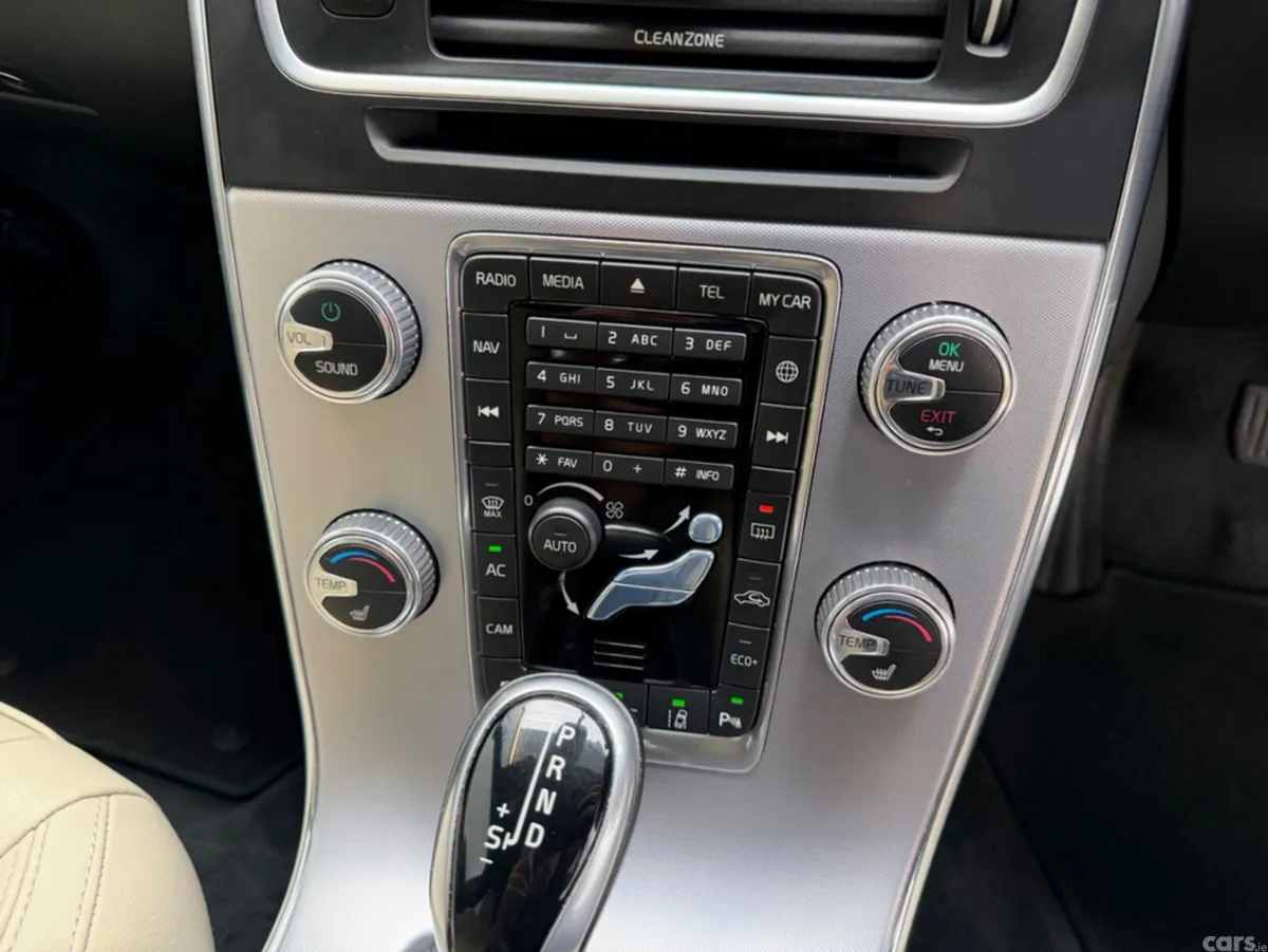 Volvo S60 Saloon, Diesel, 2017, White