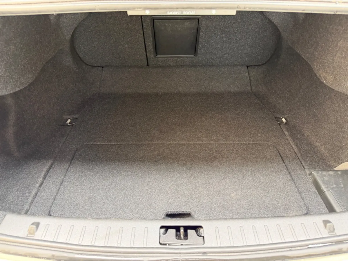 Volvo S60 Saloon, Diesel, 2017, White