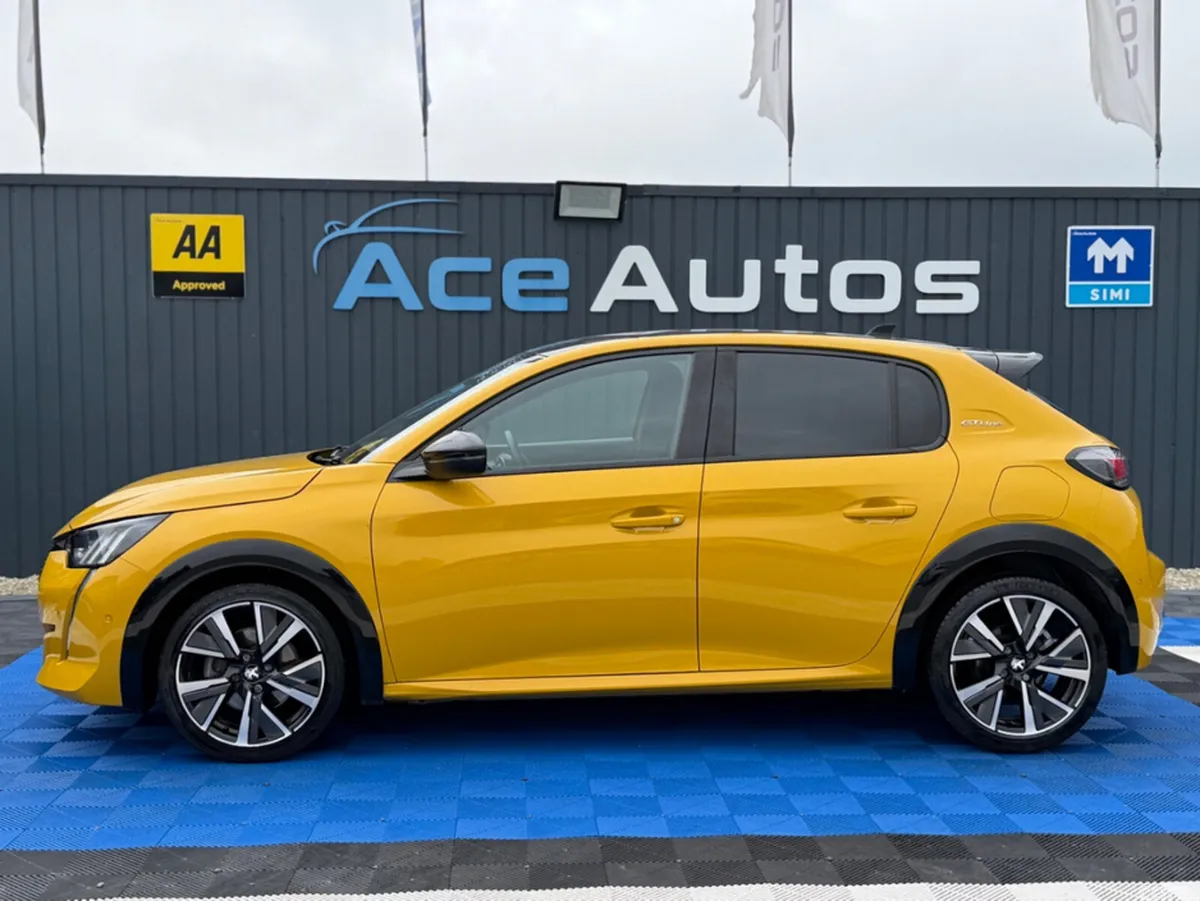 Peugeot 208 Hatchback, Petrol, 2020, Yellow