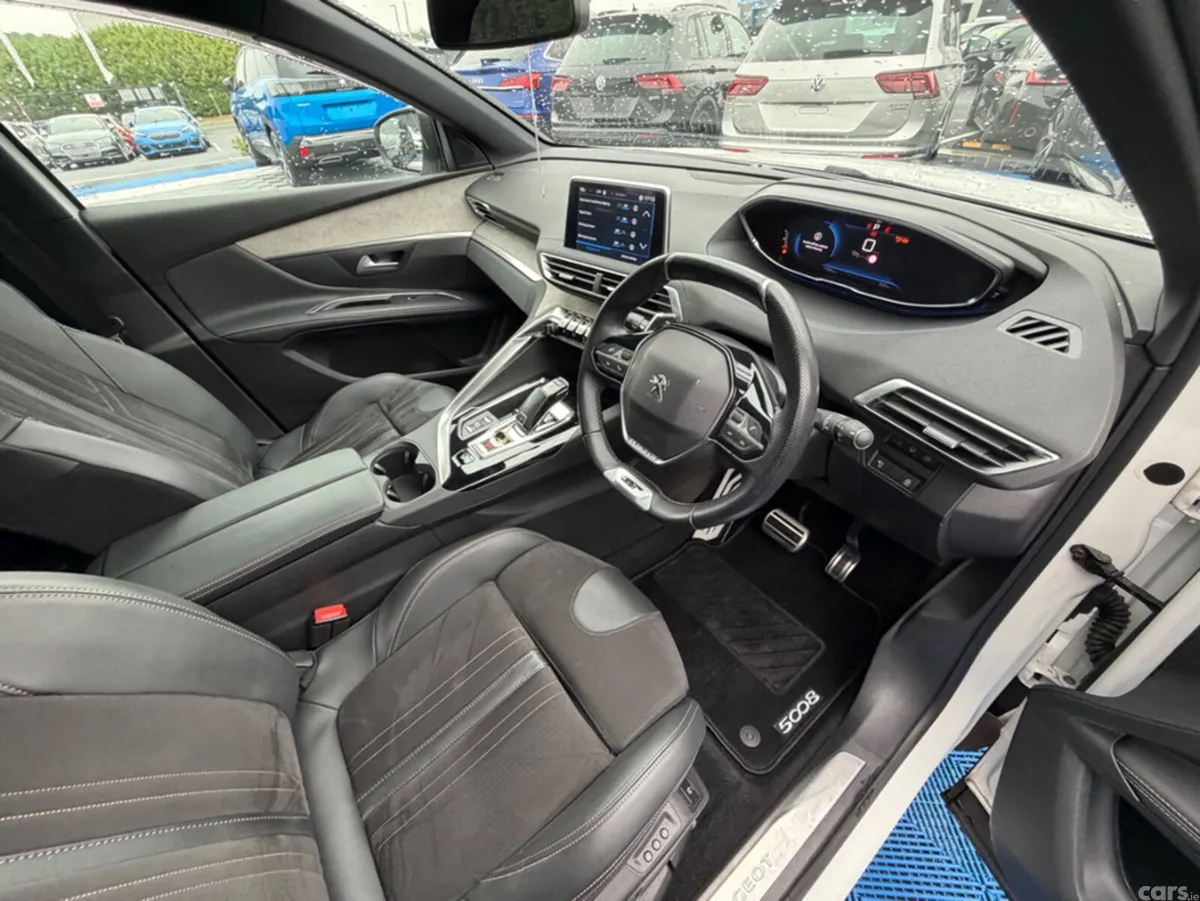 Peugeot 5008 SUV, Diesel, 2021, White