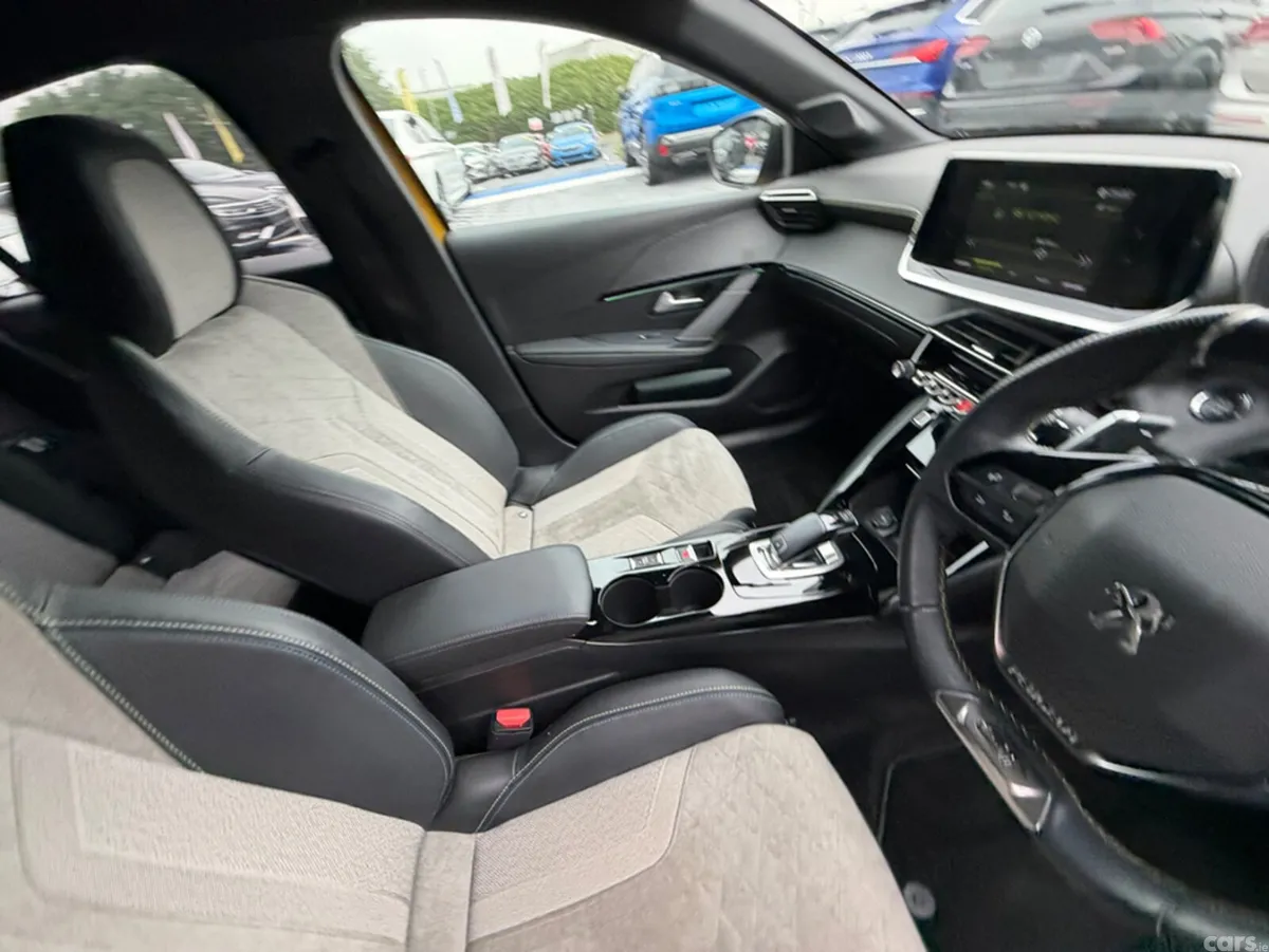 Peugeot 208 Hatchback, Petrol, 2020, Yellow