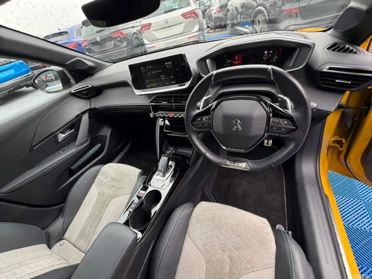 Peugeot 208 Hatchback, Petrol, 2020, Yellow
