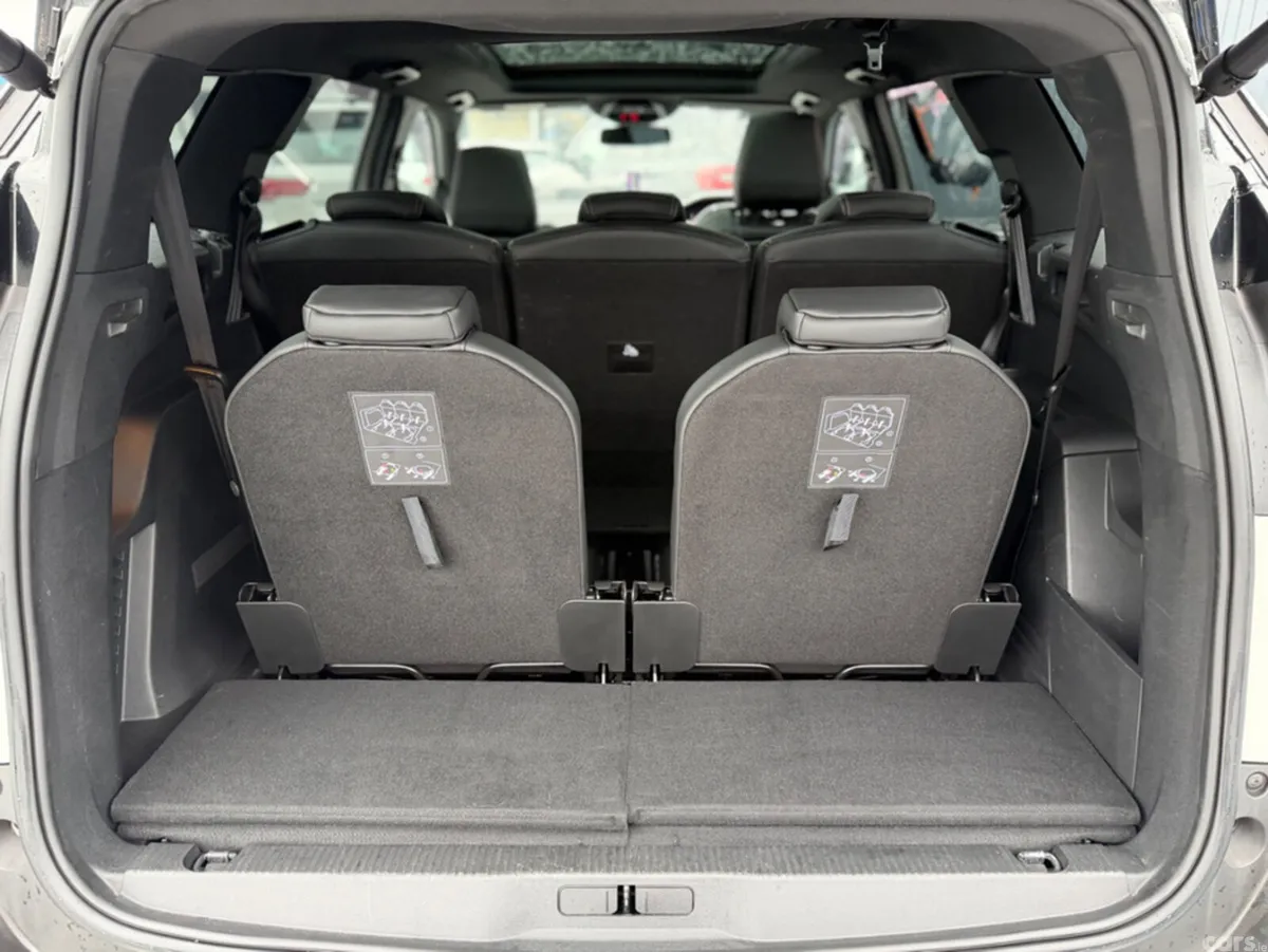 Peugeot 5008 SUV, Diesel, 2021, White