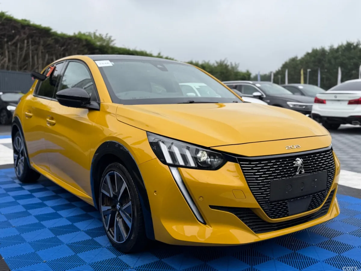 Peugeot 208 Hatchback, Petrol, 2020, Yellow
