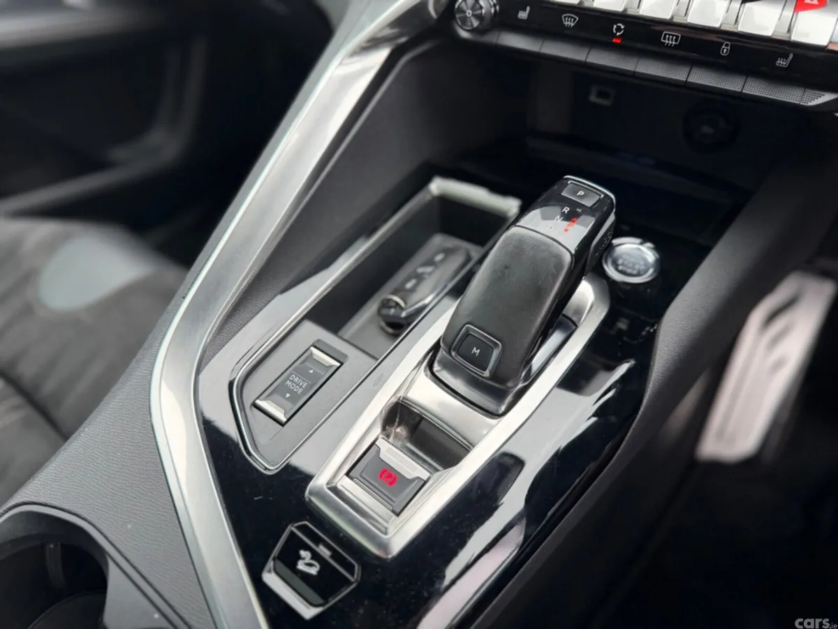 Peugeot 5008 SUV, Diesel, 2021, White