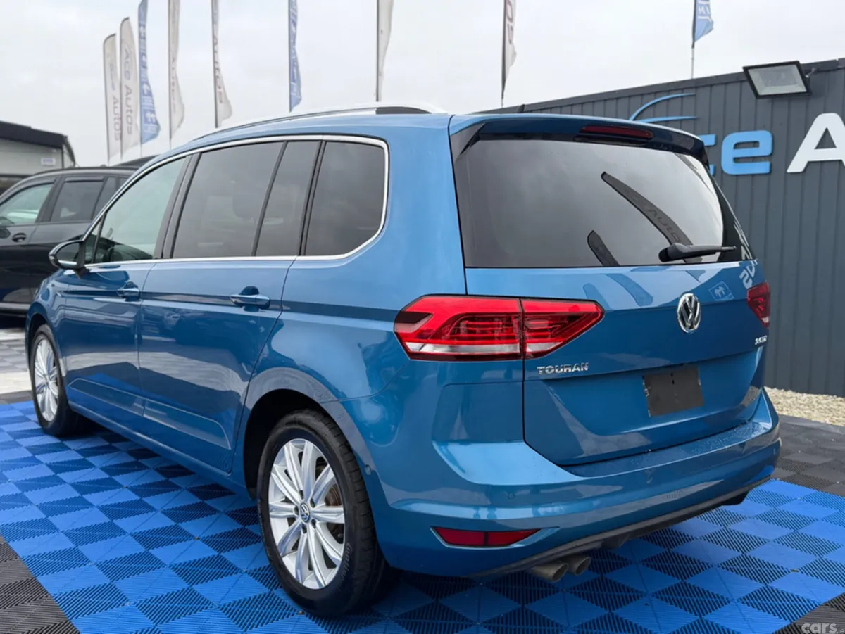 Volkswagen Touran MPV, Diesel, 2019, Blue