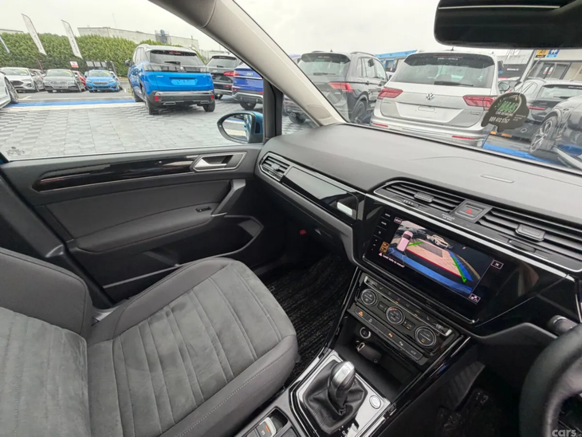 Volkswagen Touran MPV, Diesel, 2019, Blue