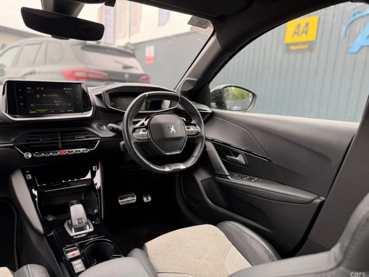 Peugeot 208 Hatchback, Petrol, 2020, Yellow
