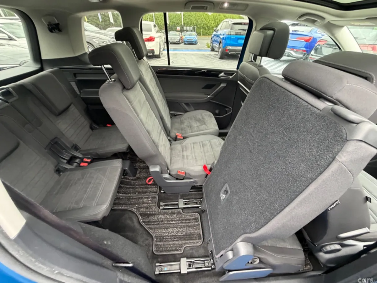 Volkswagen Touran MPV, Diesel, 2019, Blue
