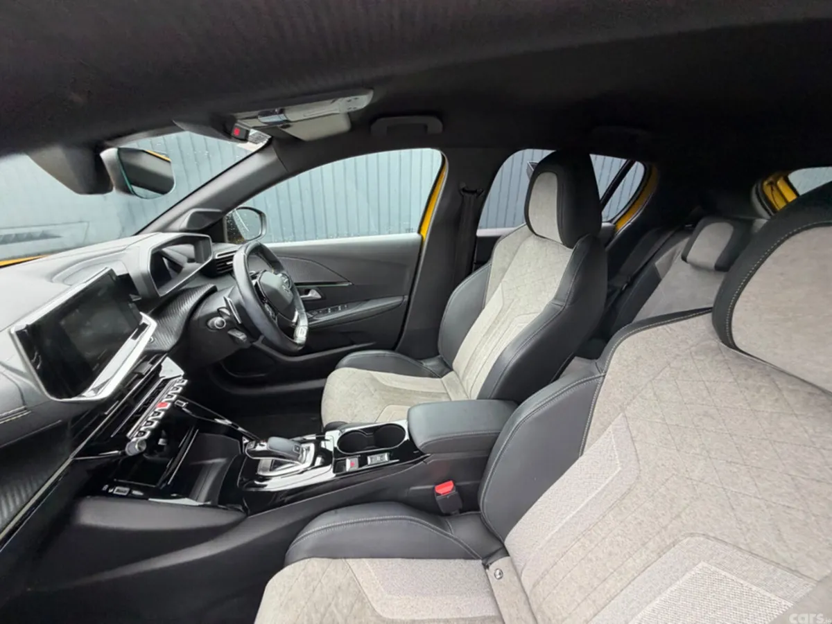 Peugeot 208 Hatchback, Petrol, 2020, Yellow