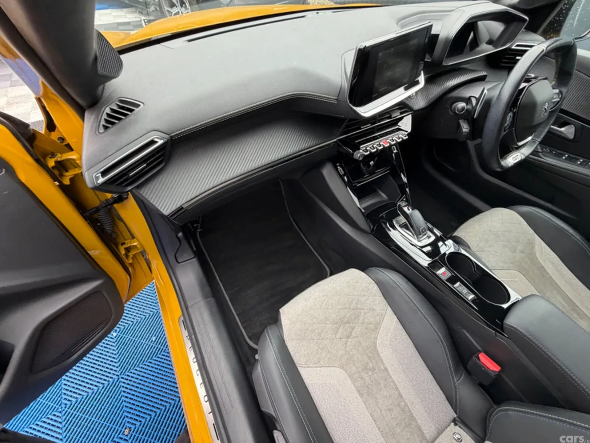 Peugeot 208 Hatchback, Petrol, 2020, Yellow