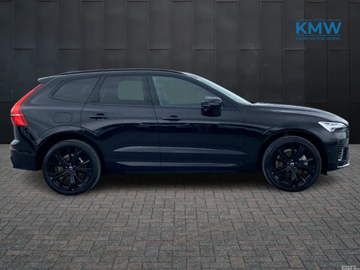 Volvo XC60 SUV, Petrol Plug-in Hybrid, 2024, Black