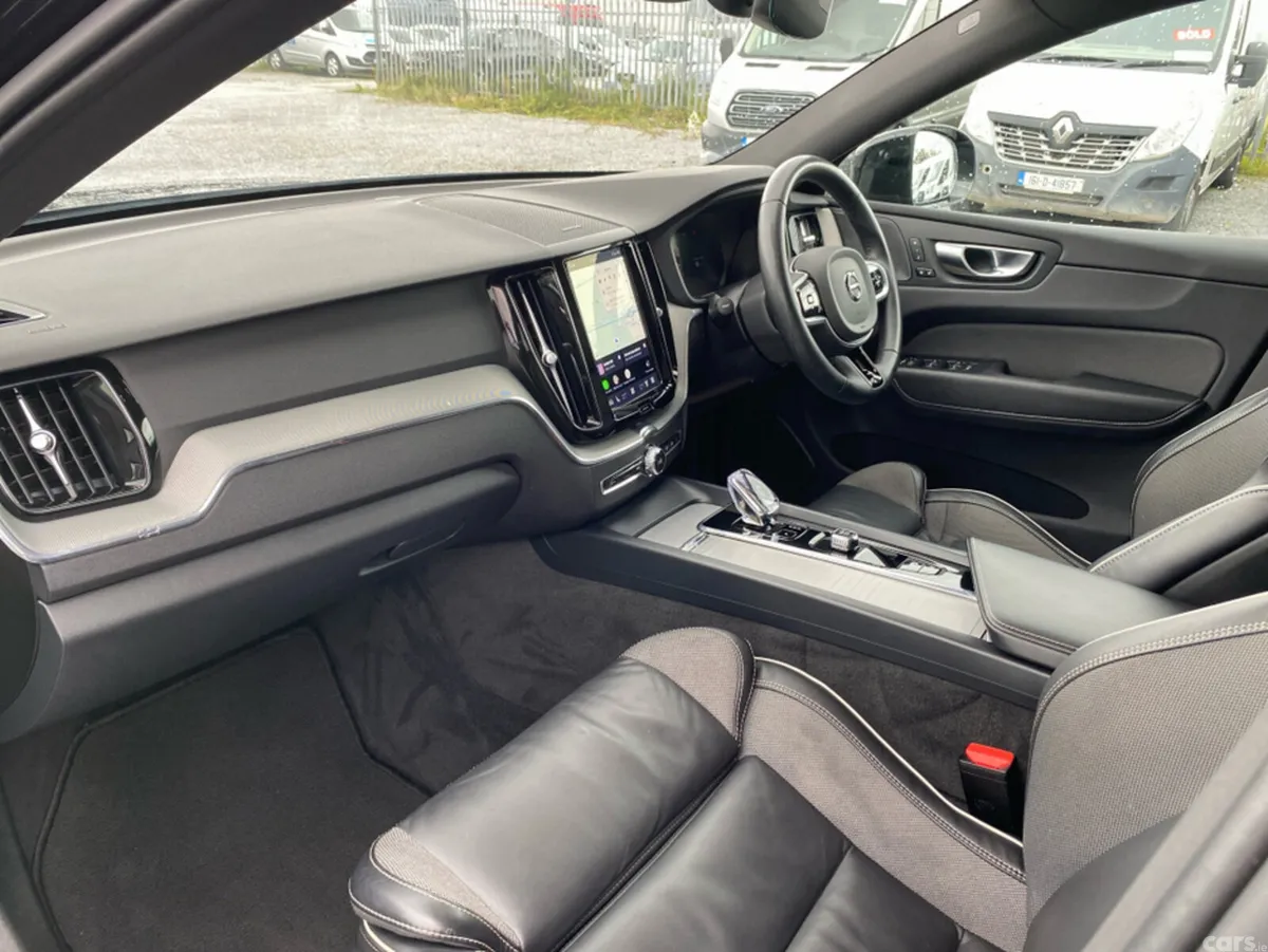 Volvo XC60 SUV, Petrol Plug-in Hybrid, 2024, Black