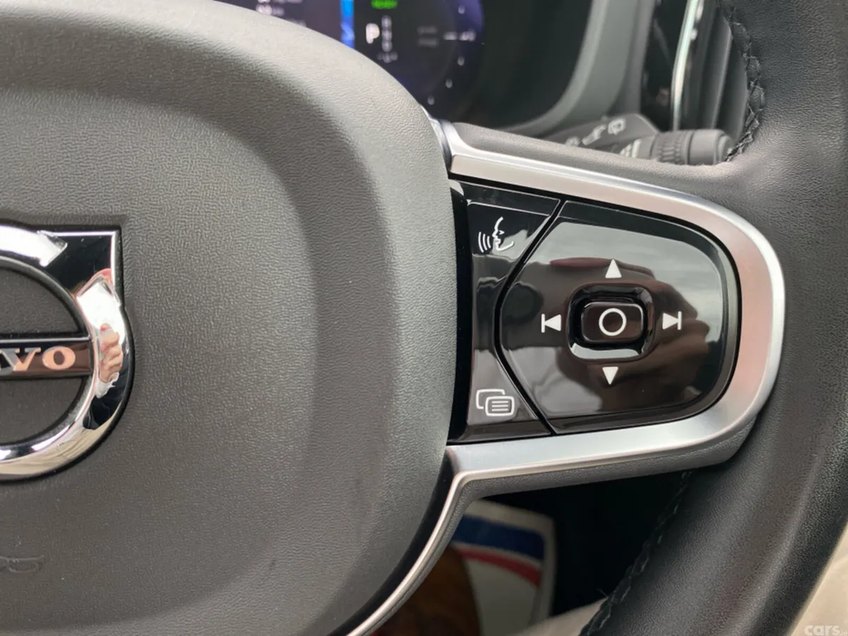 Volvo XC60 SUV, Petrol Plug-in Hybrid, 2024, Black