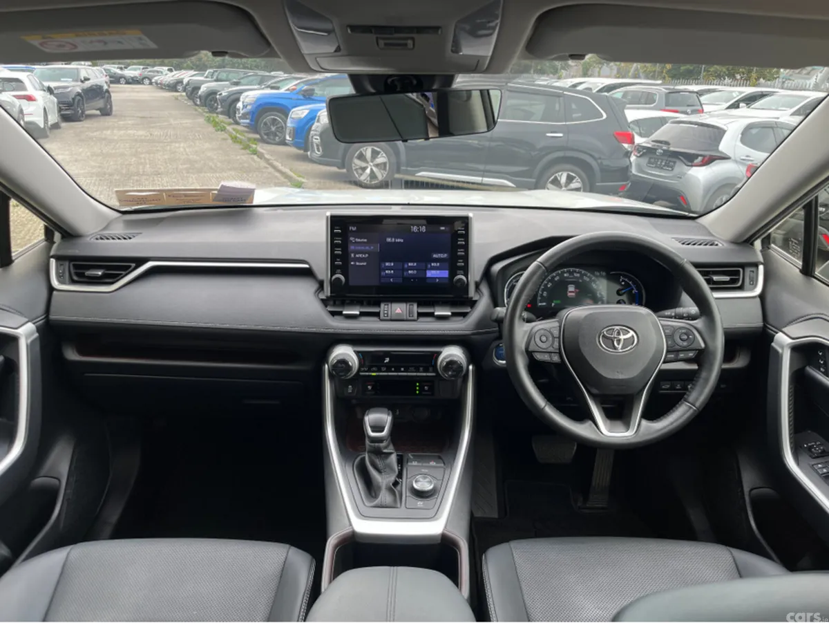Toyota RAV4 SUV, Petrol Hybrid, 2022, White