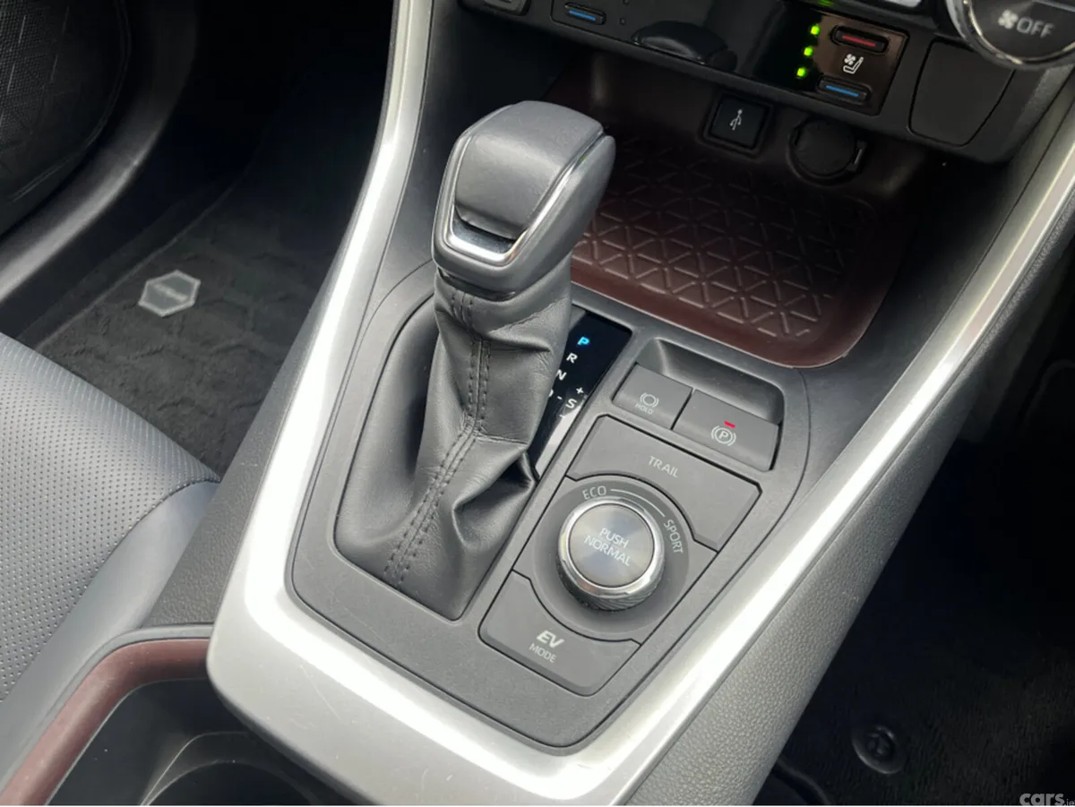 Toyota RAV4 SUV, Petrol Hybrid, 2022, White
