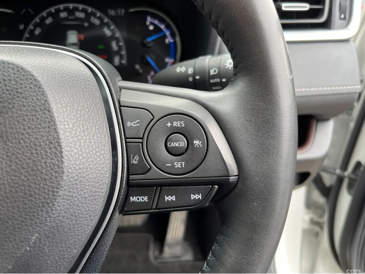 Toyota RAV4 SUV, Petrol Hybrid, 2022, White
