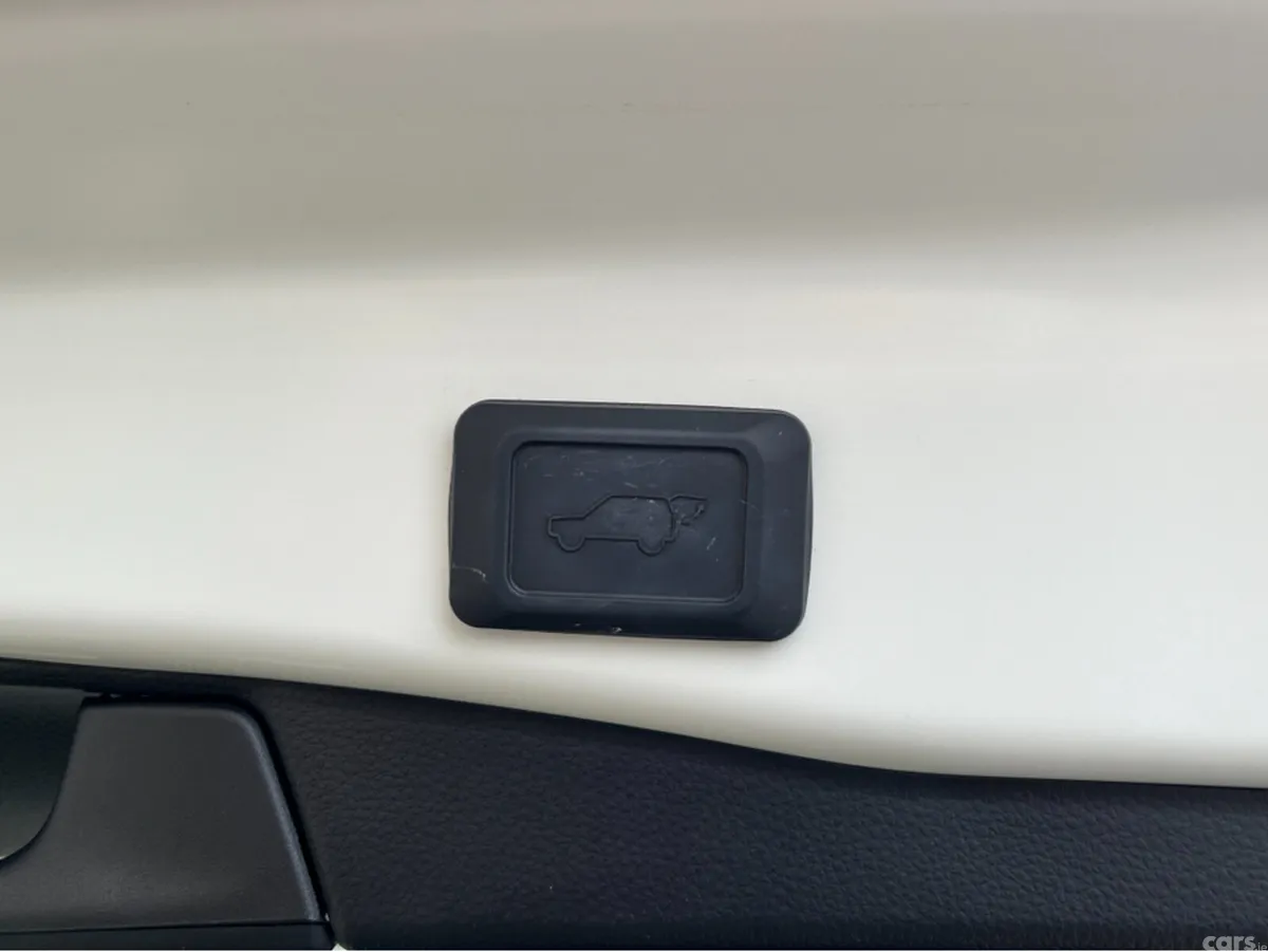 Toyota RAV4 SUV, Petrol Hybrid, 2022, White