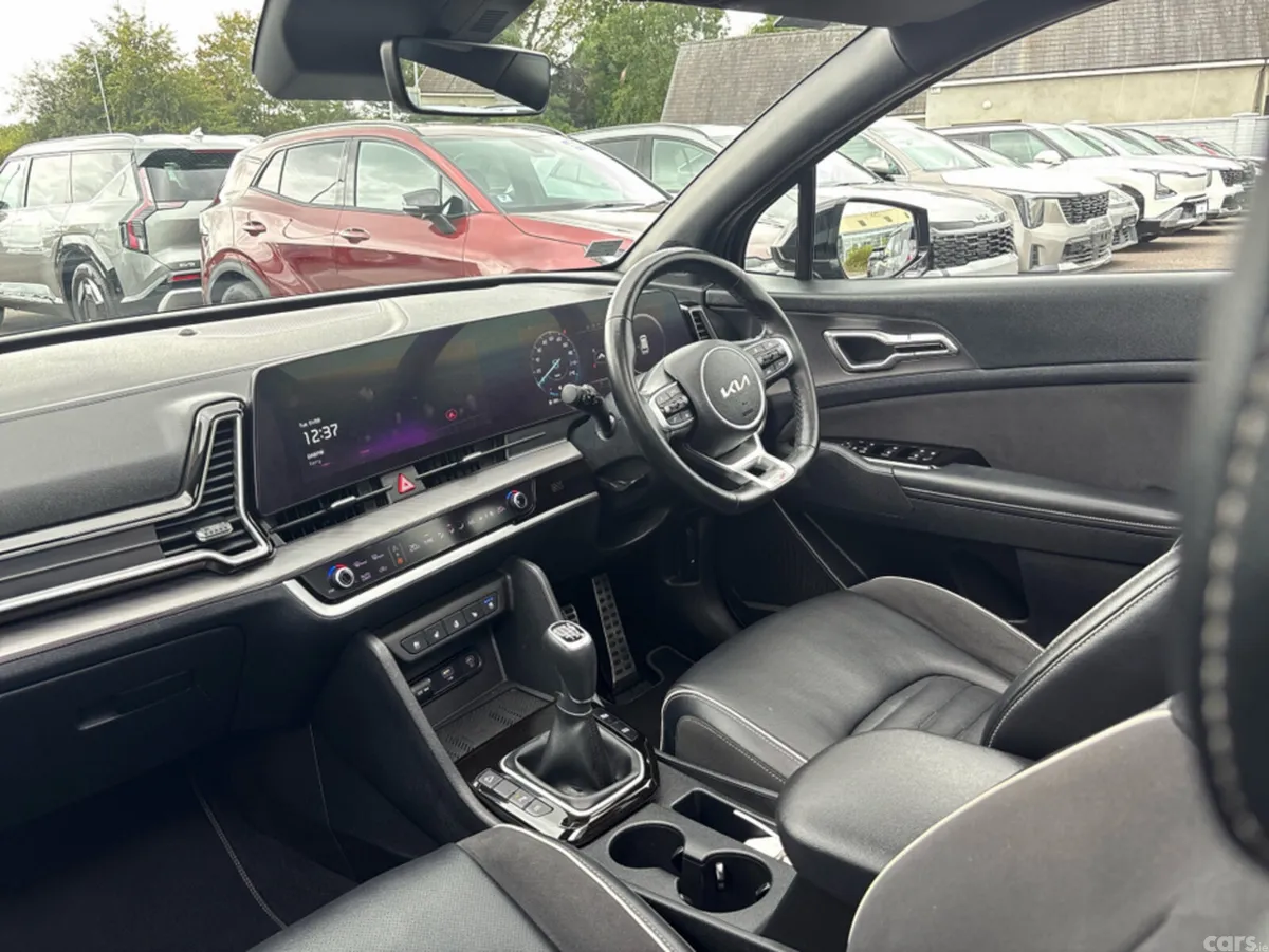 Kia Sportage MPV, Diesel Hybrid, 2023, Grey