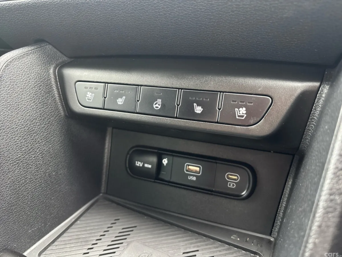 Kia Sportage MPV, Diesel Hybrid, 2023, Grey