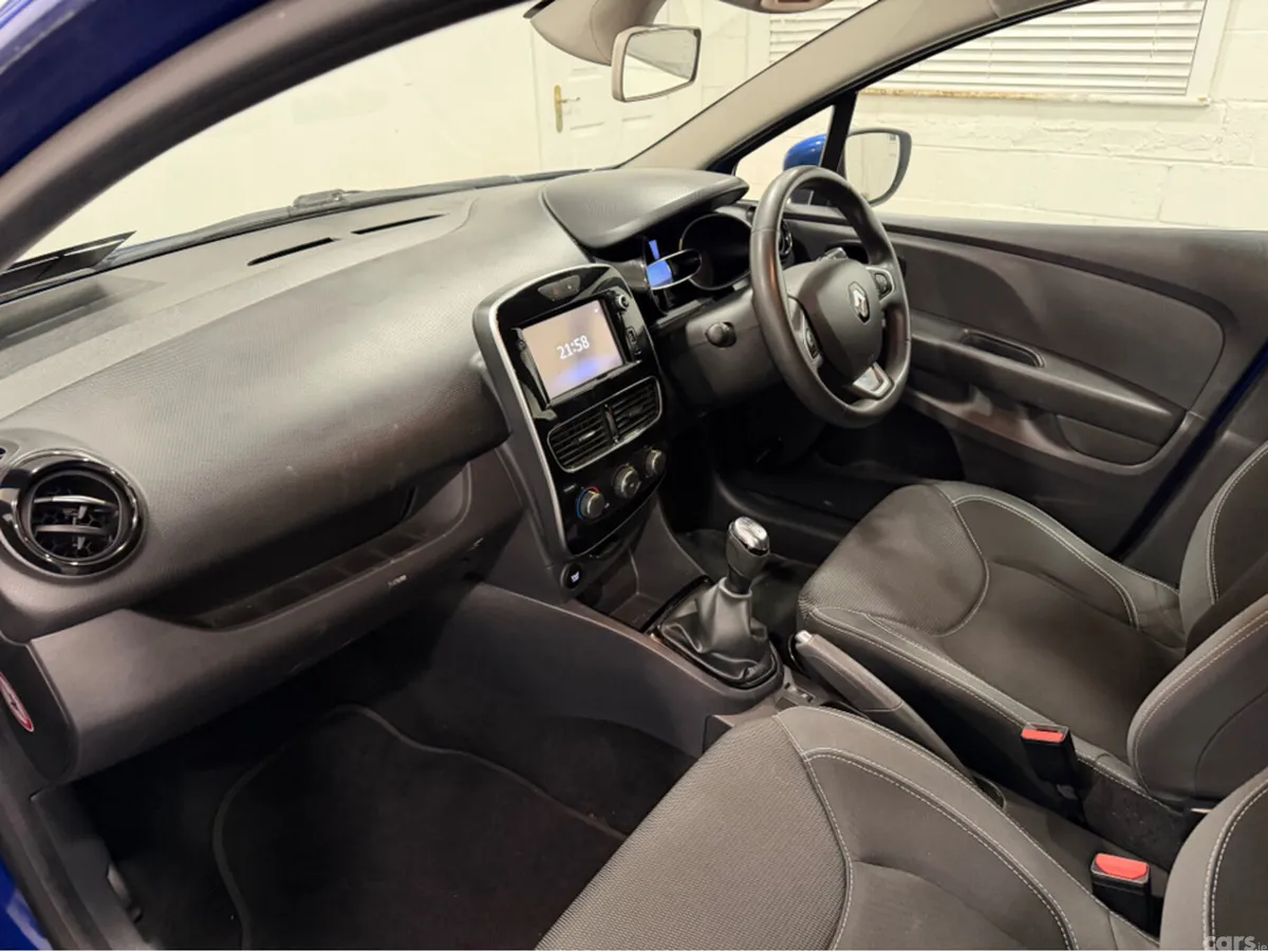 Renault Clio Hatchback, Petrol, 2018, Blue