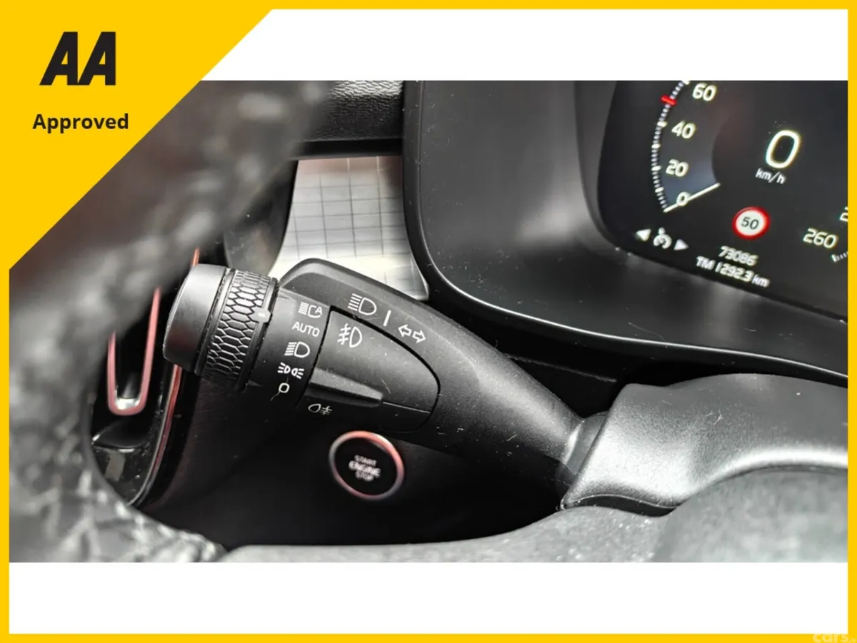 Volvo XC40 SUV, Petrol Plug-in Hybrid, 2023, Grey
