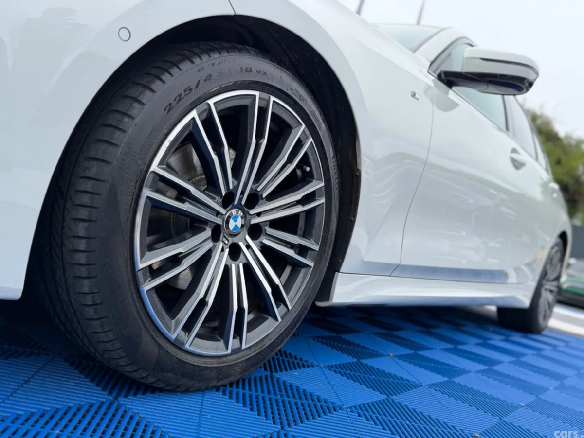 BMW 3-Series Saloon, Petrol, 2021, White