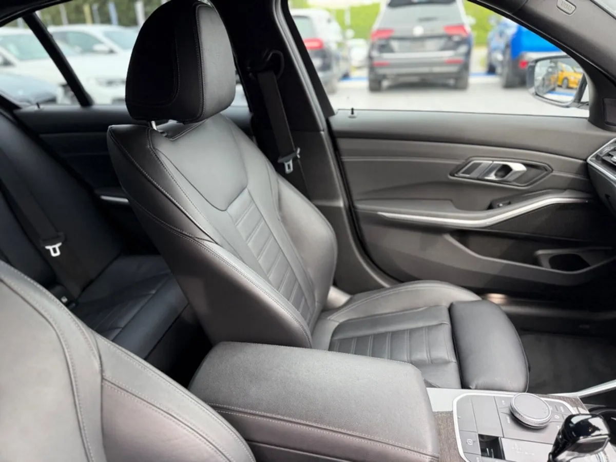 BMW 3-Series Saloon, Petrol, 2021, White