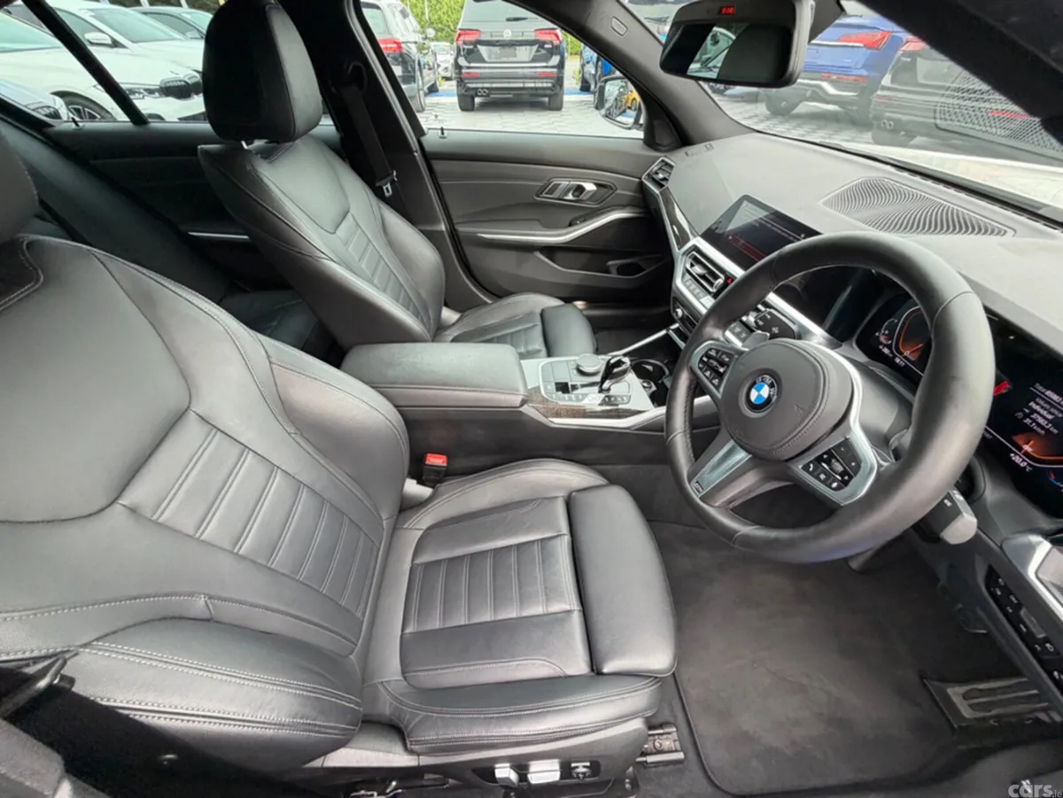 BMW 3-Series Saloon, Petrol, 2021, White