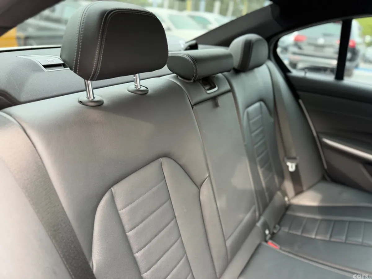 BMW 3-Series Saloon, Petrol, 2021, White