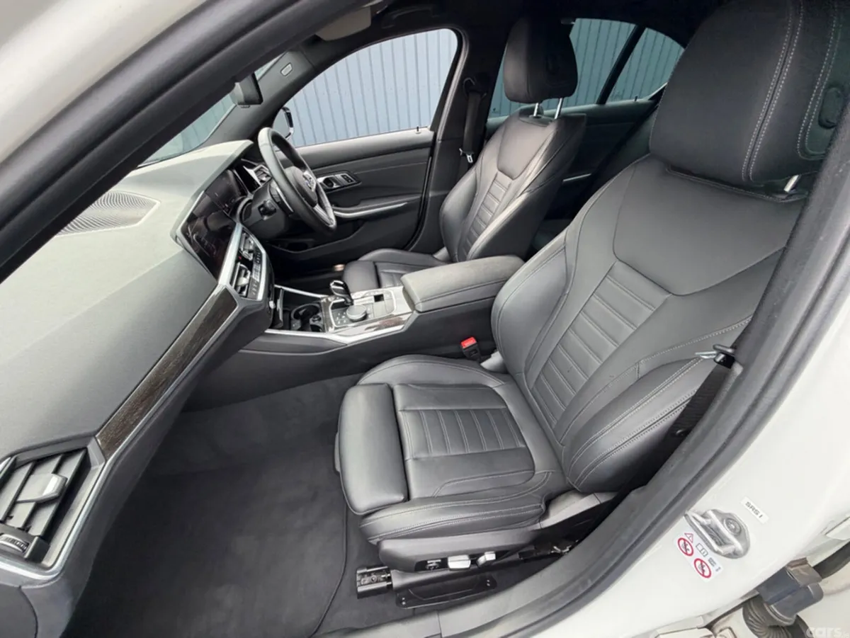 BMW 3-Series Saloon, Petrol, 2021, White